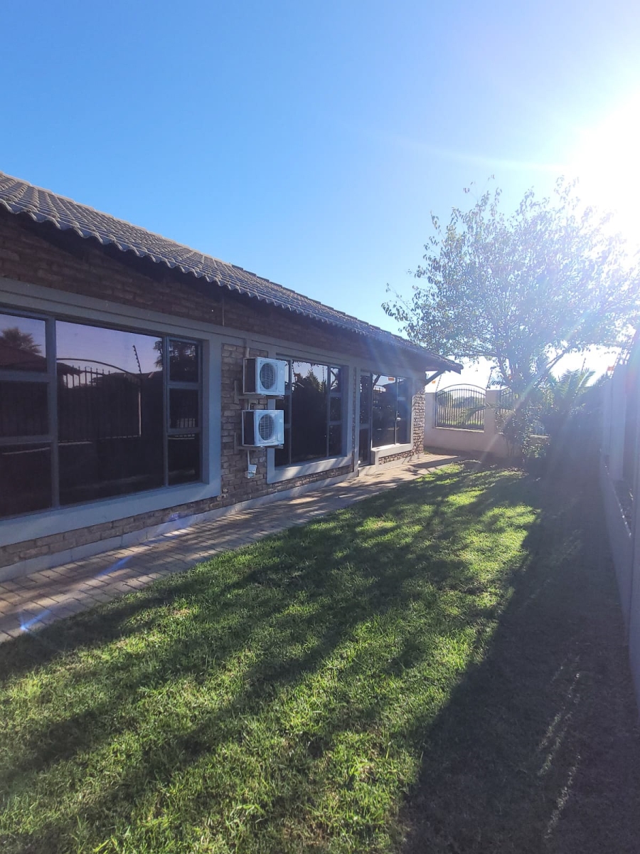 3 Bedroom Property for Sale in Grimbeeck Park North West